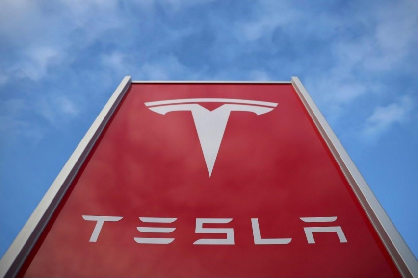 特斯拉FSD v12.5开始向非员工车主推送：高速智驾统一端到端技术方案